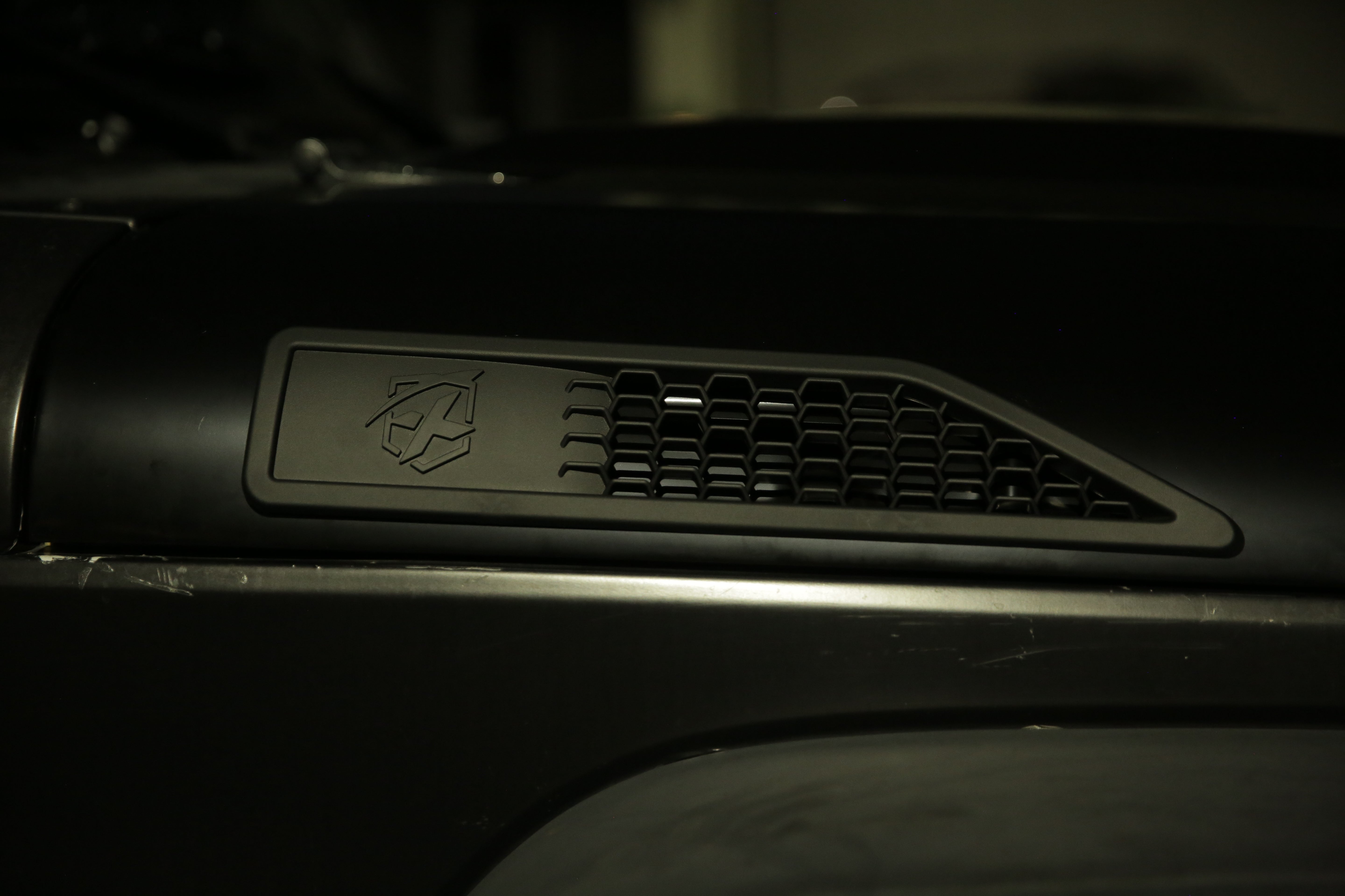Replacement Side Air Vent with Pattern for Jeep Wrangler JL JK Series Hood | ZR1  (JP-0138K)